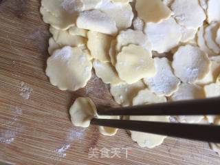 鸡蛋西红柿蝴蝶面的做法步骤：4