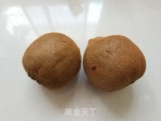 猕猴桃奶昔的做法步骤：2