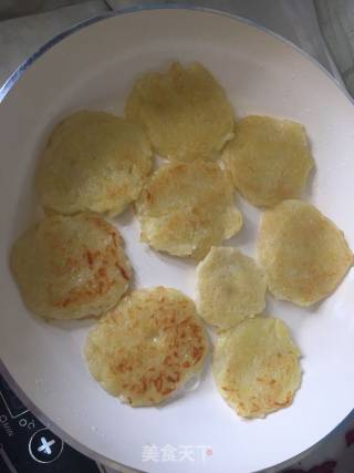 土豆饼的做法步骤：4