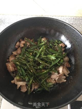 线椒回锅肉的做法步骤：6