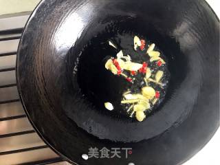 韭香墨鱼仔的做法步骤：4