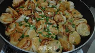 手工煎饺的做法步骤：3
