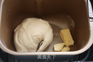 海苔肉松火腿肠小面包的做法步骤：1