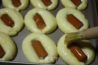 海苔肉松火腿肠小面包的做法步骤：11