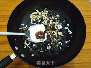 韭菜木耳炒肉丝的做法步骤：9
