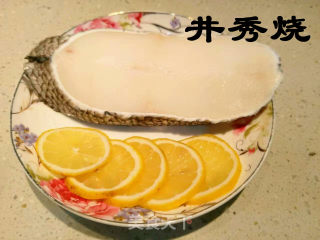 井秀烧土锅柠檬银鳕鱼煲仔饭，不只是美味那么简单，陶肽郎分享的做法步骤：1