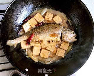 黄鱼炖豆腐的做法步骤：6