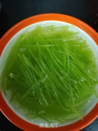 上海
糖醋莴笋丝的做法步骤：2