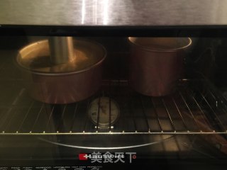 FLUFF焦糖味棉花糖戚风蛋糕的做法步骤：10