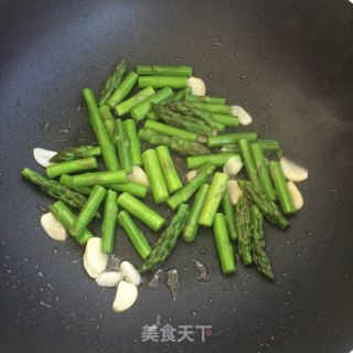 清炒芦笋的做法步骤：7