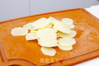 培根蘑菇薯片薄饼的做法步骤：2