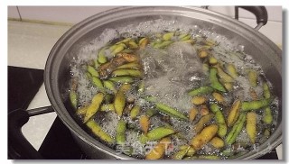 盐水毛豆的做法步骤：3