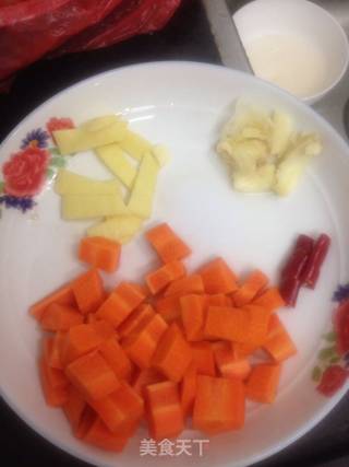 番茄胡萝卜炖牛肉的做法步骤：3