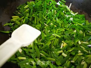 春菜第一美食-春韭炒鸡蛋的做法步骤：7