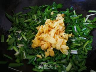 春菜第一美食-春韭炒鸡蛋的做法步骤：8