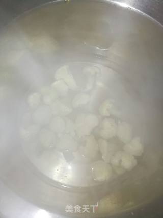 花菜炒腊肉的做法步骤：3