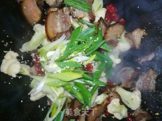 花菜炒腊肉的做法步骤：8