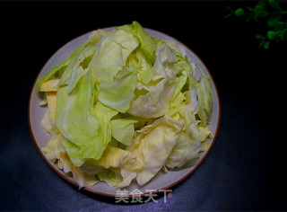 干锅手撕包菜的做法步骤：1