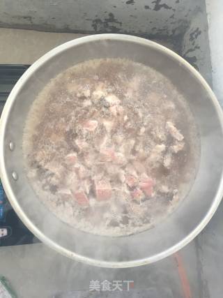 羊肉炖山药土豆的做法步骤：2