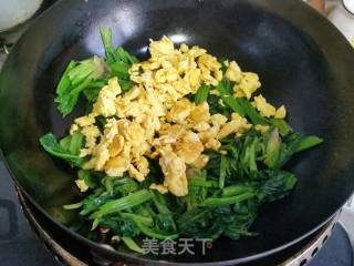 菠菜炒蛋的做法步骤：6
