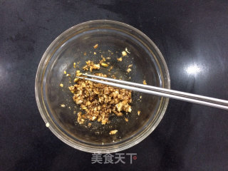 做不一样的蒜香茄子，让生活更丰富多彩的做法步骤：1