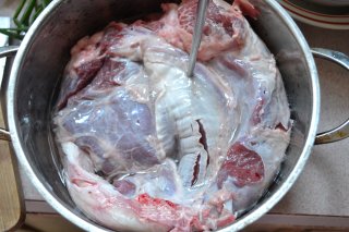 卤牛肉的做法步骤：2