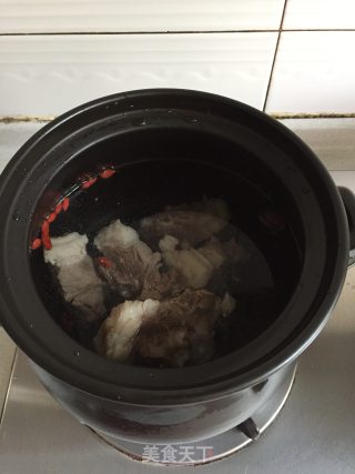 暖心羊肉排骨汤的做法步骤：3