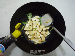 青蒜烧豆腐的做法步骤：8