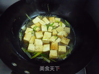 青蒜烧豆腐的做法步骤：10