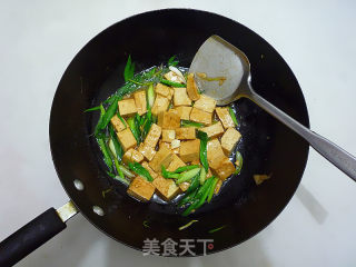 青蒜烧豆腐的做法步骤：13