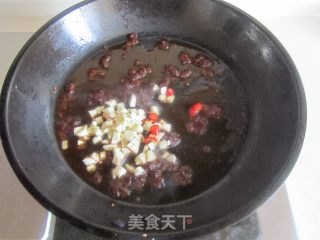 木耳烧豆腐的做法步骤：5