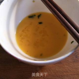 韭菜馅春卷的做法步骤：5