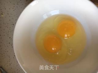 豆沙馅儿奶香蜂蜜麻花的做法步骤：2