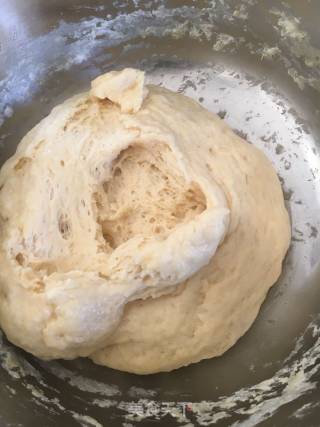 豆沙馅儿奶香蜂蜜麻花的做法步骤：11
