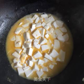 蟹黄豆腐的做法步骤：6