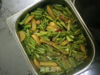 芹香土豆条的做法步骤：5