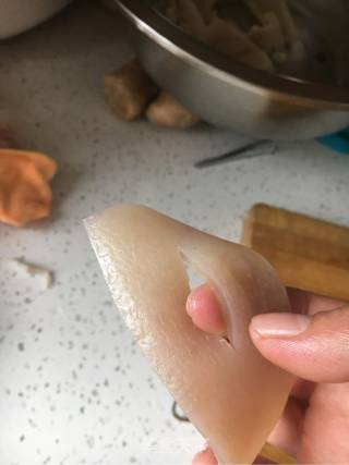 肉皮海带如意卷的做法步骤：5