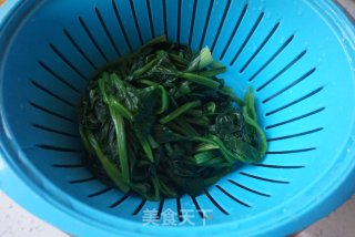 果仁拌菠菜的做法步骤：5