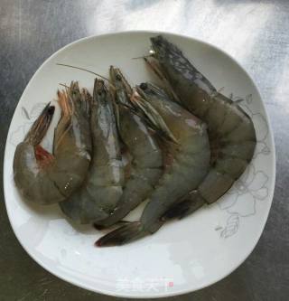 大虾炒白菜的做法步骤：1