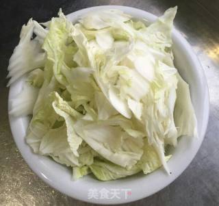 大虾炒白菜的做法步骤：2