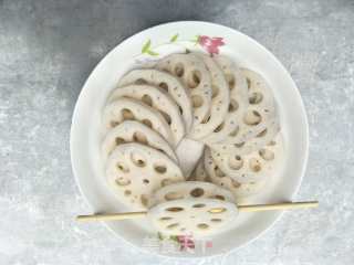 鱼香藕盒的做法步骤：4