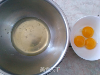 草莓奶油蛋糕的做法步骤：1