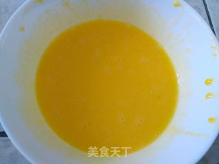 草莓奶油蛋糕的做法步骤：2