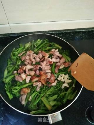 西兰花炒廋肉的做法步骤：5