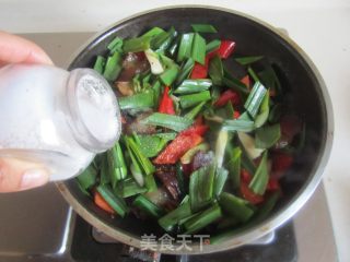 青蒜炒腊肉的做法步骤：8