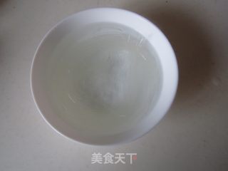 剁椒粉丝蒸金针菇的做法步骤：2