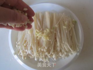 剁椒粉丝蒸金针菇的做法步骤：6