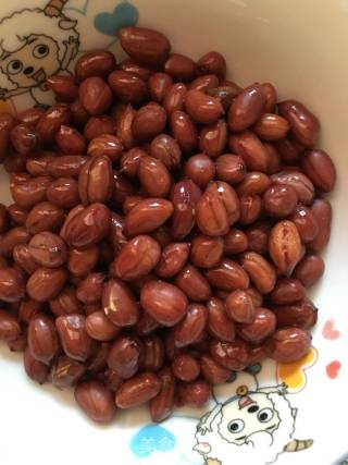 菠菜陈醋花生米的做法步骤：2