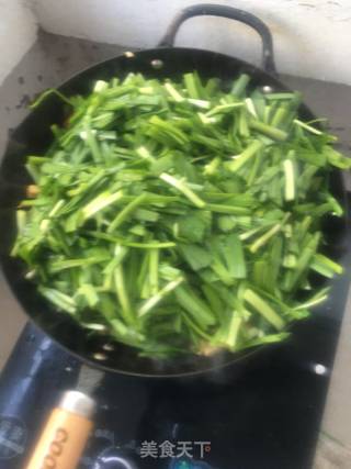 豆干炒韭菜的做法步骤：4