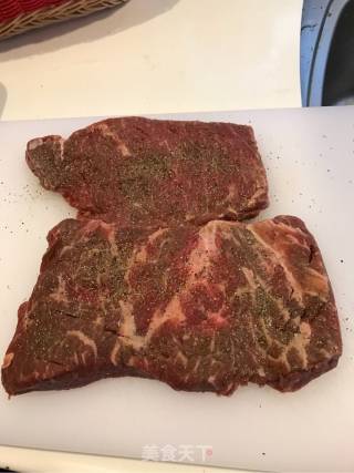 牛肉铁板烧♪的做法步骤：2